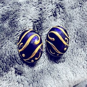 Vintage Clip-on oval gold metal and blue enamel earrings